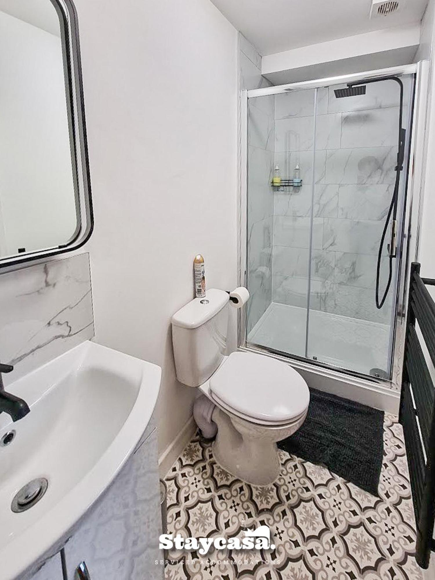 Delightful Spacious Haven With Large Driveway Manchester Luaran gambar